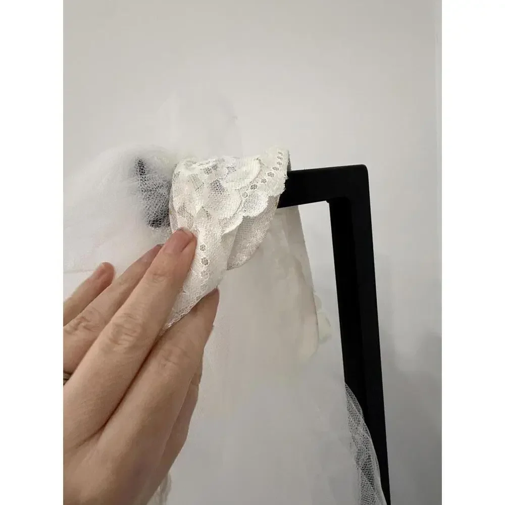 Very Long Vintage White Lace Trim Bridal Veil - Picture 11 of 14